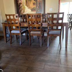 Dining Room Table And 6 Chairs 