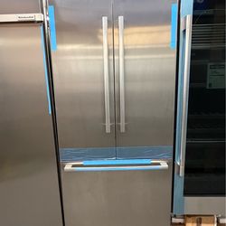 Bosch Built in French door 36” Refrigerator Internal water dispenser