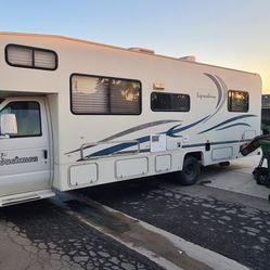 2001 Coachman 30 foot Motorhome 