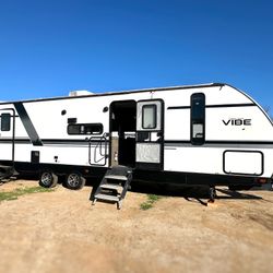 2020 LIKE NEW ! 34FT 2 Door 