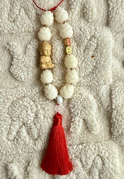 Creative classic car pendant, peace symbol, boxwood  Buddha  pendant, car Bodhi for Lotus, car rearview mirror decoration supplies