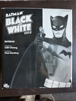 Batman Cliff Chiang Statue
