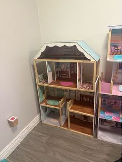 2 barbie houses