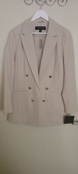 Light Cream Business Attire