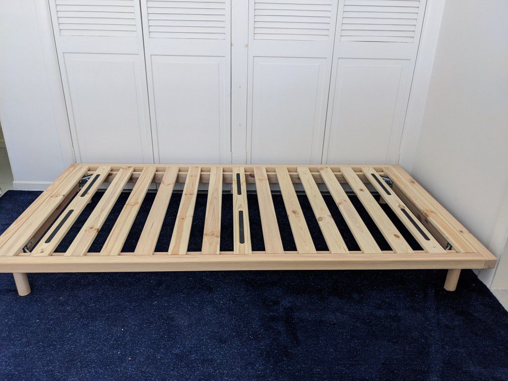 Virgil Abloh Markerad Day Bed in CR4 Merton for £200.00 for sale
