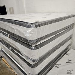 Queen Size Pillowtop Mattress With Boxspring Special 