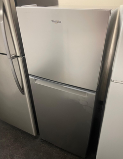Whirlpool Top Freezer Fridge – Stainless, Clean, Ready to Go