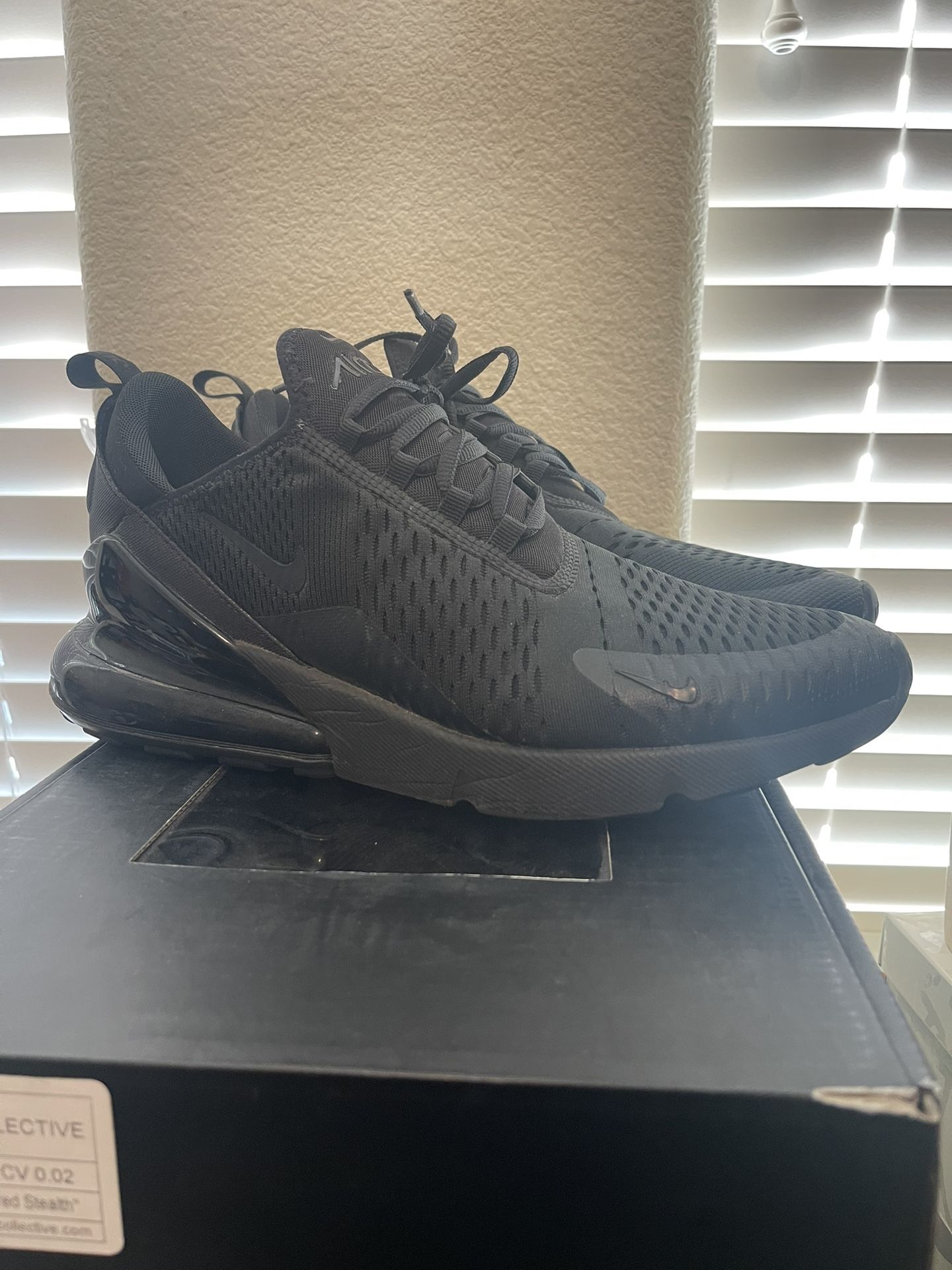 Nike Air Max 270 Triple Black Size 12 