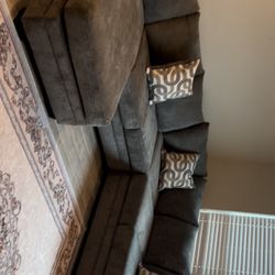 Huge and Comfortable Modular Sectional Sofa - Perfect for large families!