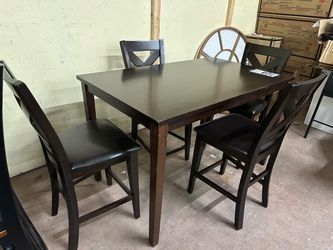 NEW 5pc COUNTER HEIGHT Dinette - Seats 6 (Reg. $800). Fully ASSEMBLED!