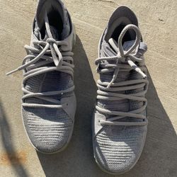 Kevin Durant Nike shoes  9.5