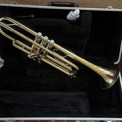 Gold Selmer Bundy Alto Saxophone With a Hard Cse