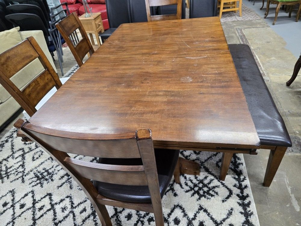Extendable Dining Room Set