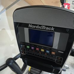 NordicTrack E 7.7 Power Incline Elliptical 