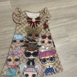 Little girl's dress size S