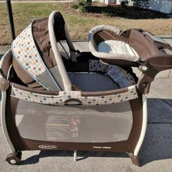 Graco Polkadot Play Pen