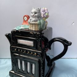 Vintage Teapot by Cardinal Inc. Cat on Radio Flowers Basket Clock Collectible