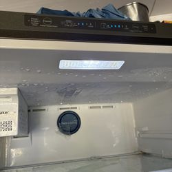 Sampson Refrigerator Good Condition Also Has Ice Dispensers.