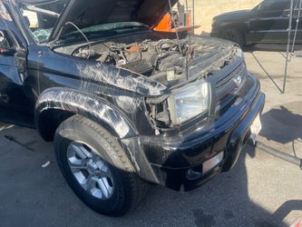 02 4Runner parts only