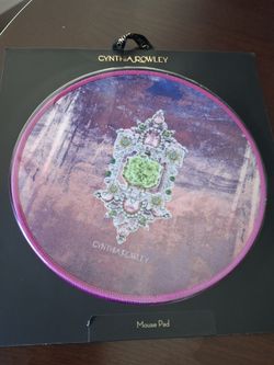 Cynthia Rowley 8" Round mouse pad