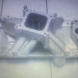 New Edelbrock Victor 2-R Jr BBC Intake 2910