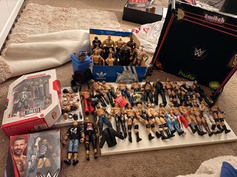 WWE FIGURE COLLECTION