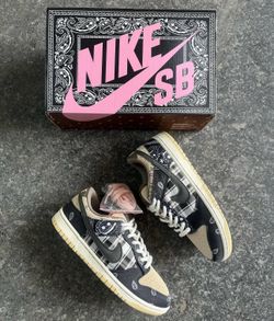 Travis Scott’s sb dunks cactus