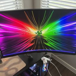 Curved Samsung Odyssey Neo G7 32” 4K 165Hz Gaming Monitor – $500