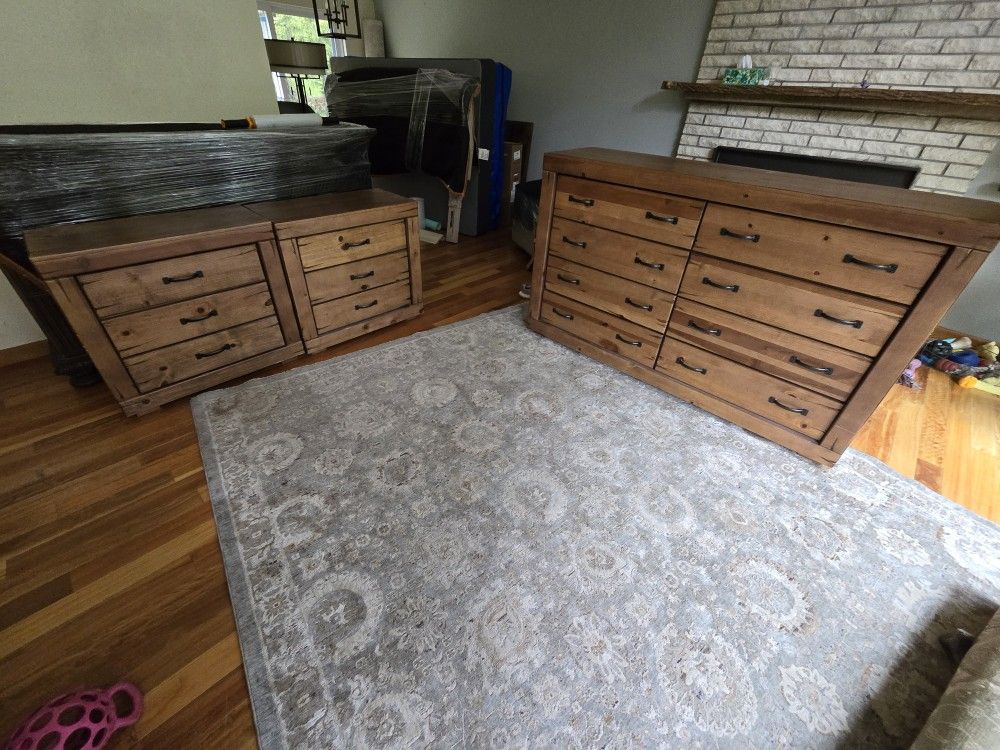 Wood Bedroom Dresser And Matching Nightstands