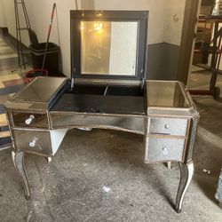 Mirror Parlor ??