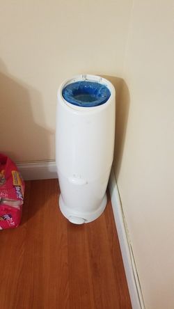 Diaper genie without white lid