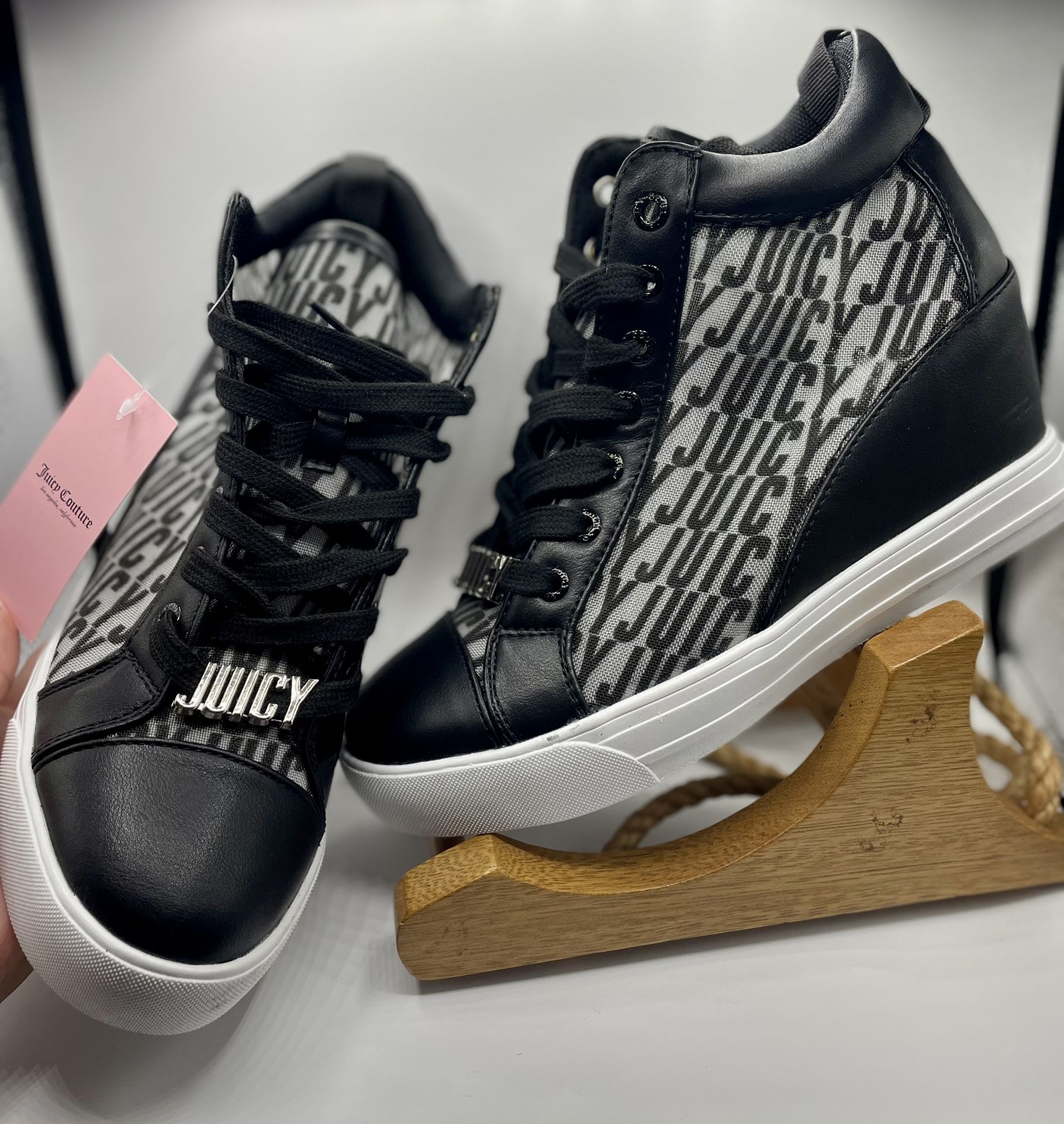 JUICY COUTURE Jorgia Wedge Lace-Up Sneakers