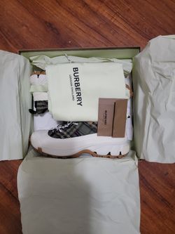 Burberry Shoes 