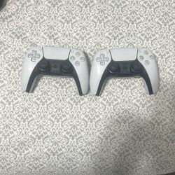 Playstation 5 controllers 