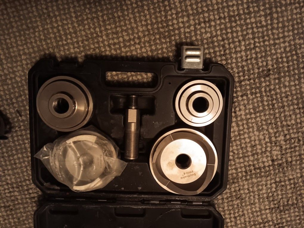 Southwire MP-03PRO Max Punch Large Die Set for Stainless Steel 2 1/2-Inch - 4-Inch - in 1 Case