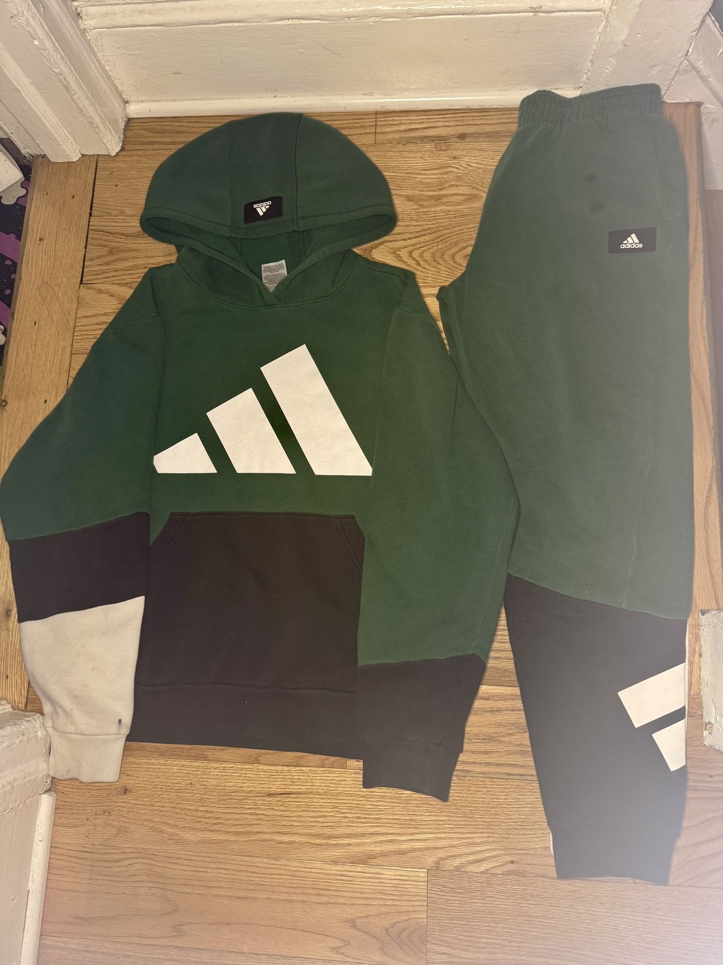 green adidas sweat outfit