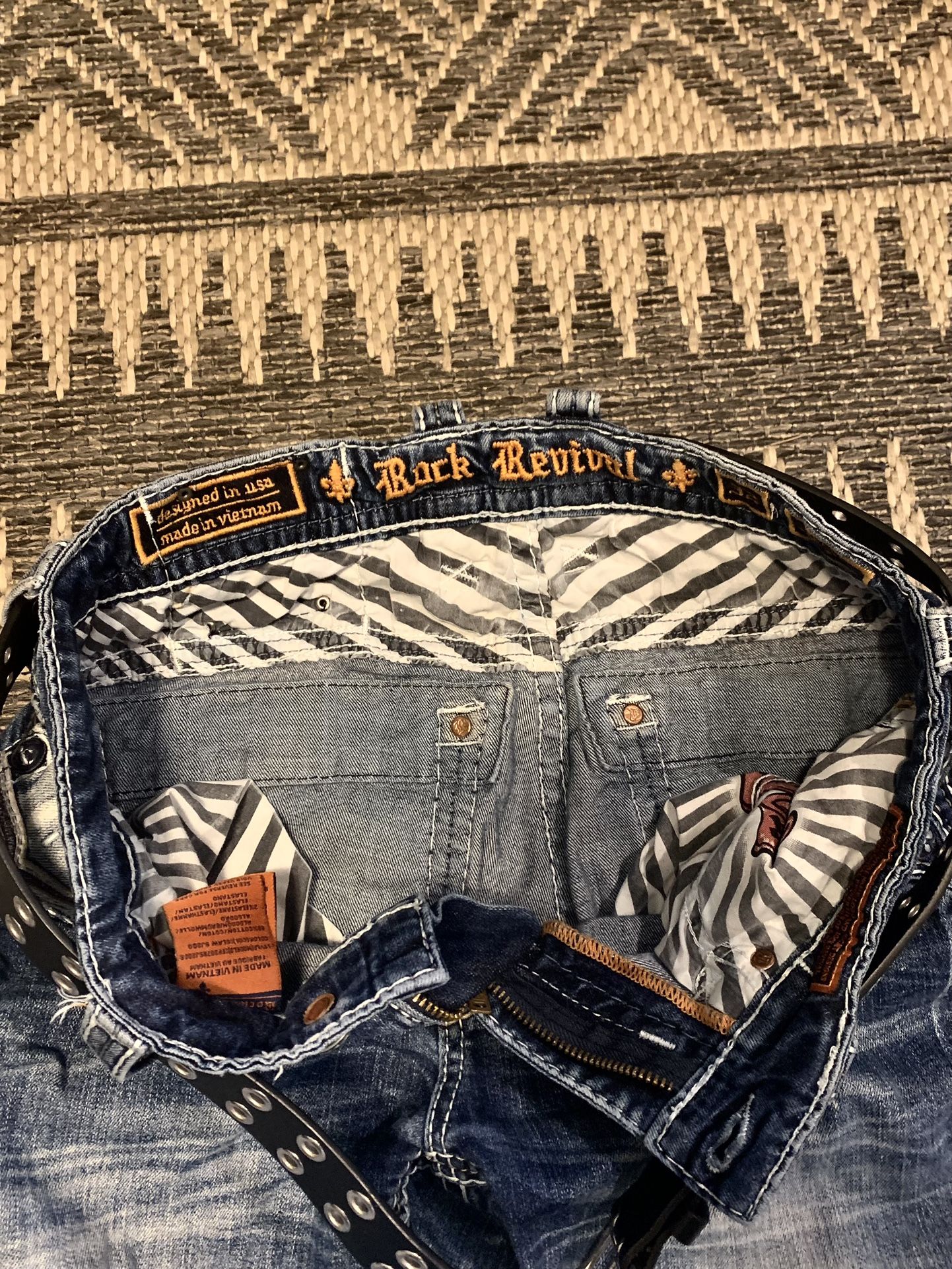 Rock Revival, Blue, 32