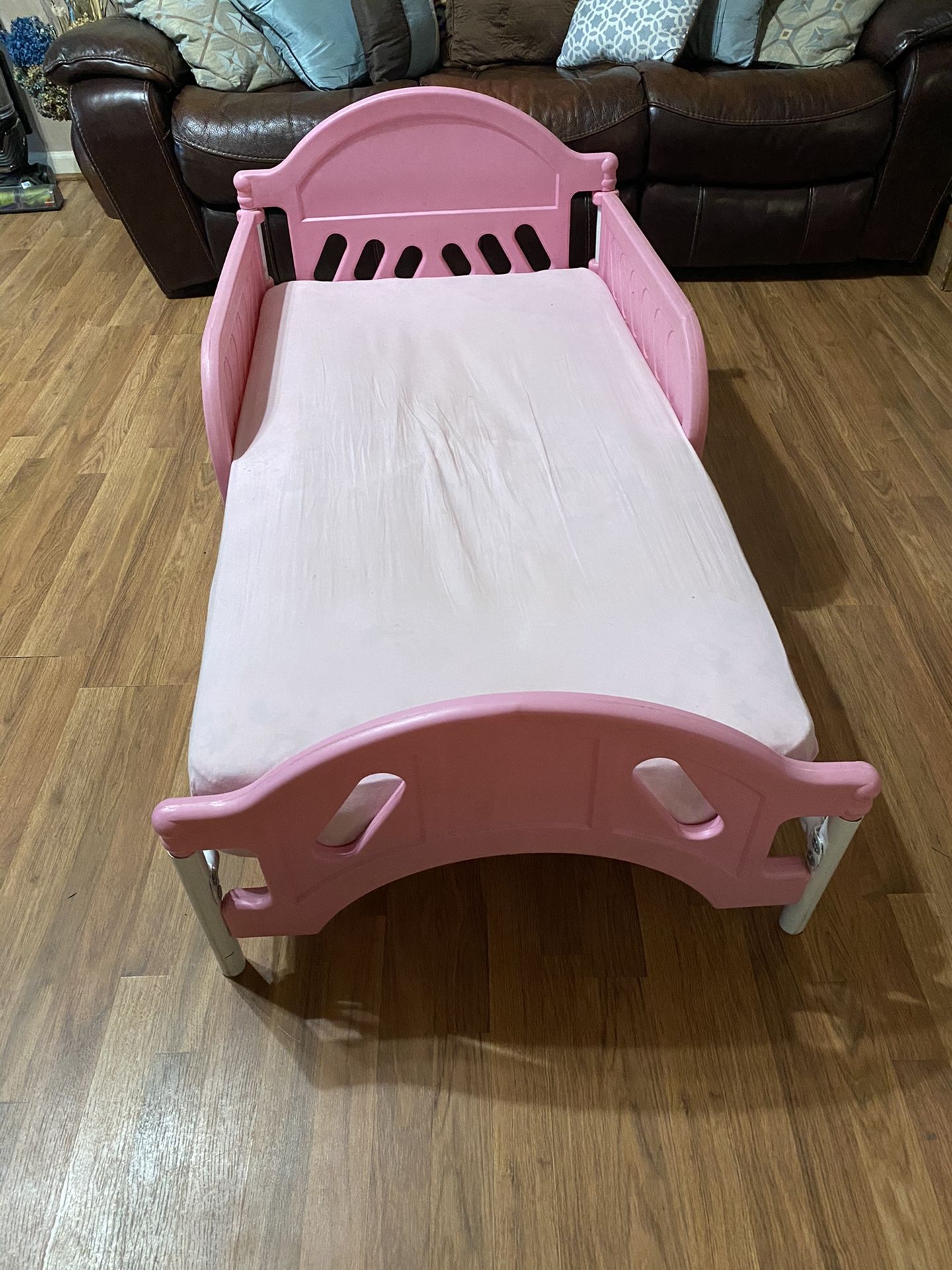 Girl Toddler Bed for Sale in Easley, SC OfferUp