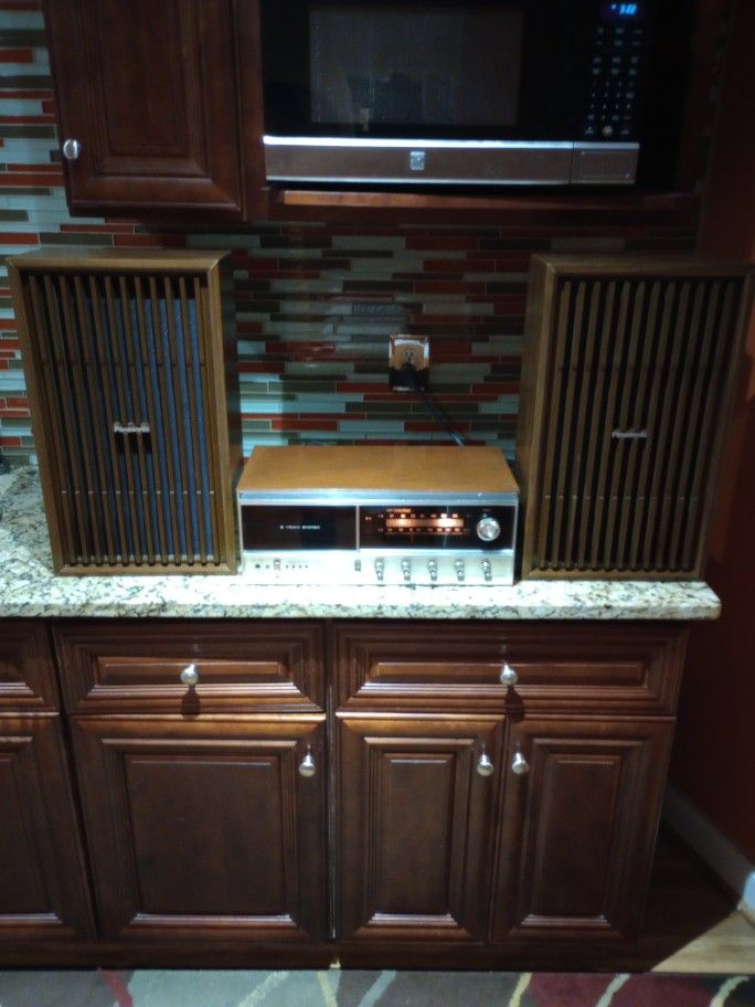 "RARE/VINTAGE" PANASONIC RE-7070 Stereo Receiver & Model - SB 608 Speakers