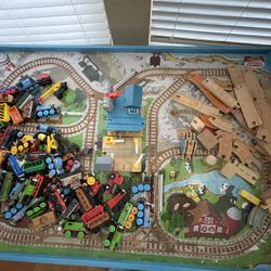 Thomas the Train Table Set w/ drawers &accessories