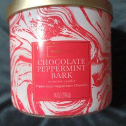 2 Chocolate Peppermint Bark Candles Brand New