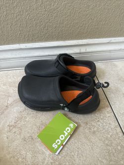 Unisex Crocs Shoes Men’s Size 8 Women’s Size 10 New