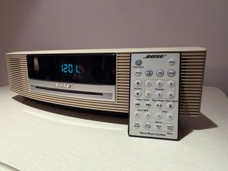 Bose wave cd player-am fm radio  w / remote