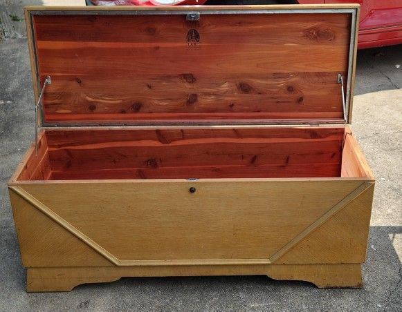 Vintage Lane Mid Century Blond Cedar Chest Altavista VA