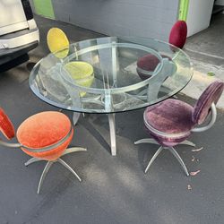 Kitchen Table With 4 Chairs And Thick Glass Top. 