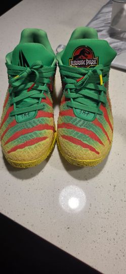 Nike jurassic Park  edition shoes  size 9.5 mens