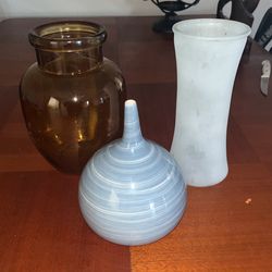  Vases