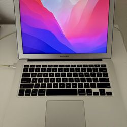 MacBook Air (13in; 2017)