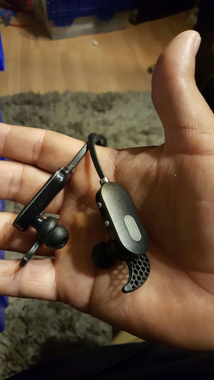 Bluetooth ear piece headset