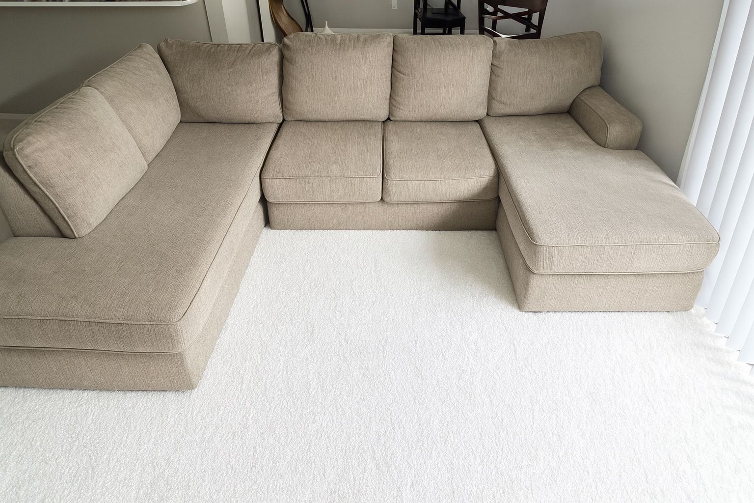 Delivery ๐ U Shaped Sectional Grey W Chaise